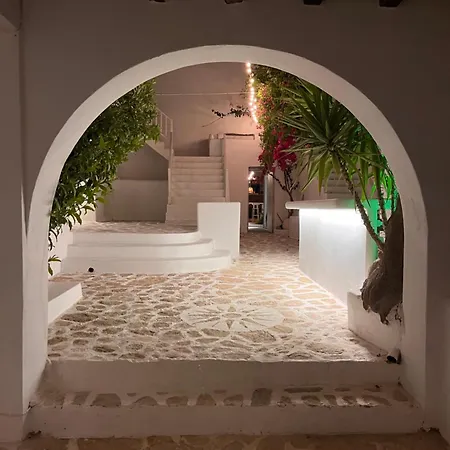 Zimaraki * Folegandros Town